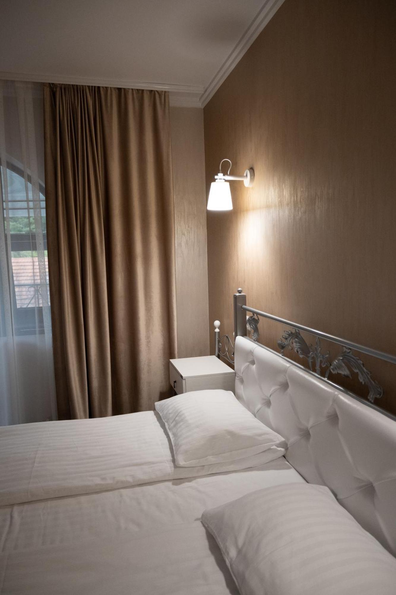 River Stone Hotel Szeszory Zewnętrze zdjęcie